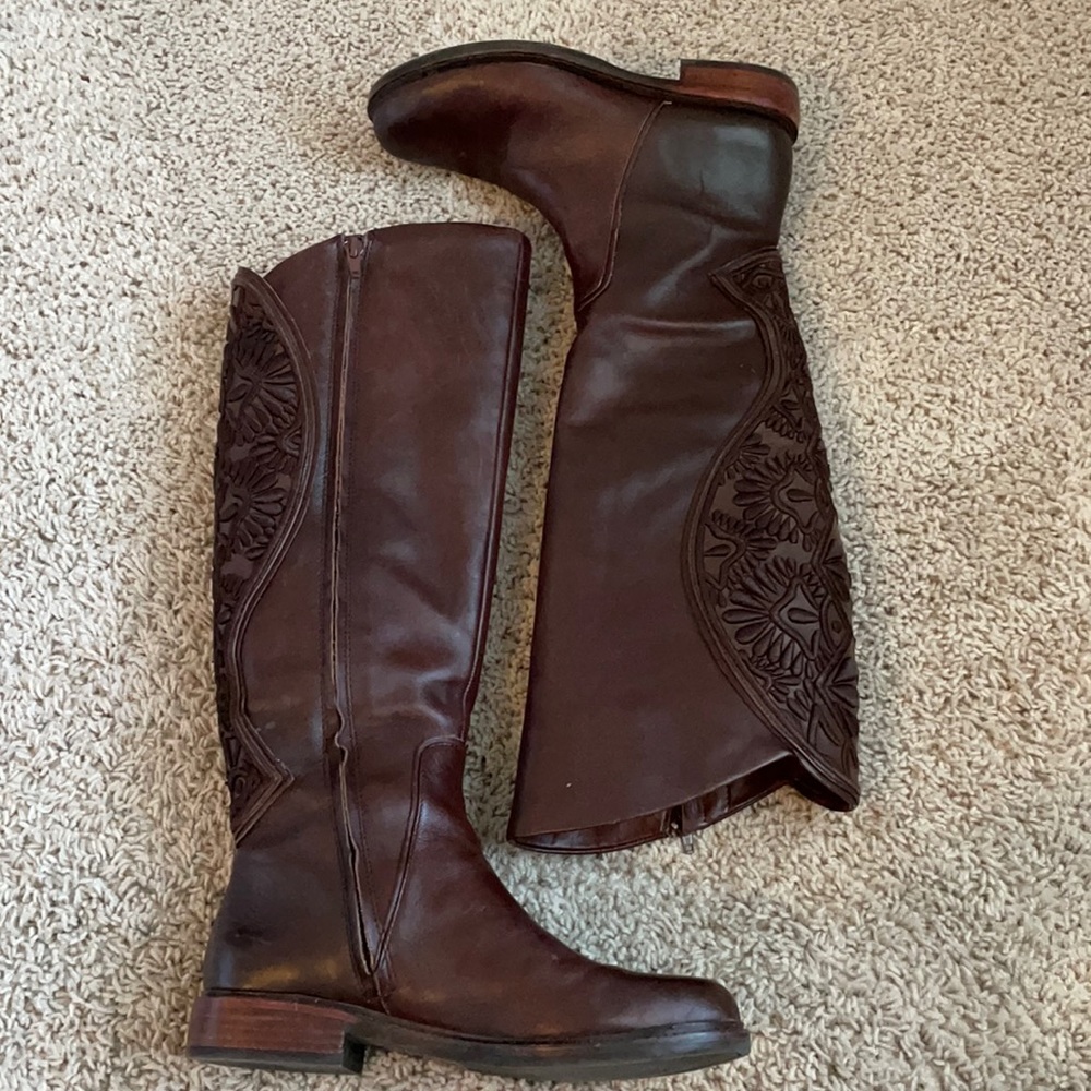 Gianni Bini Tall Brown Boots
